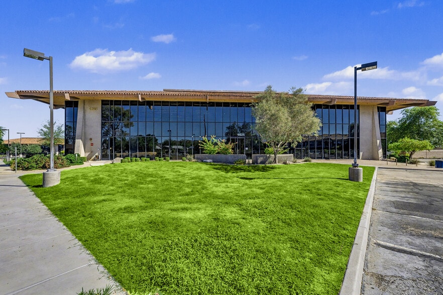 4625 S Wendler Dr, Tempe, AZ à louer - Photo du bâtiment - Image 2 de 29