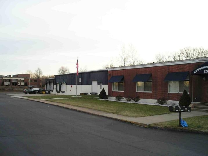 126 S Turnpike Rd, Wallingford, CT à louer - Photo principale - Image 1 de 11