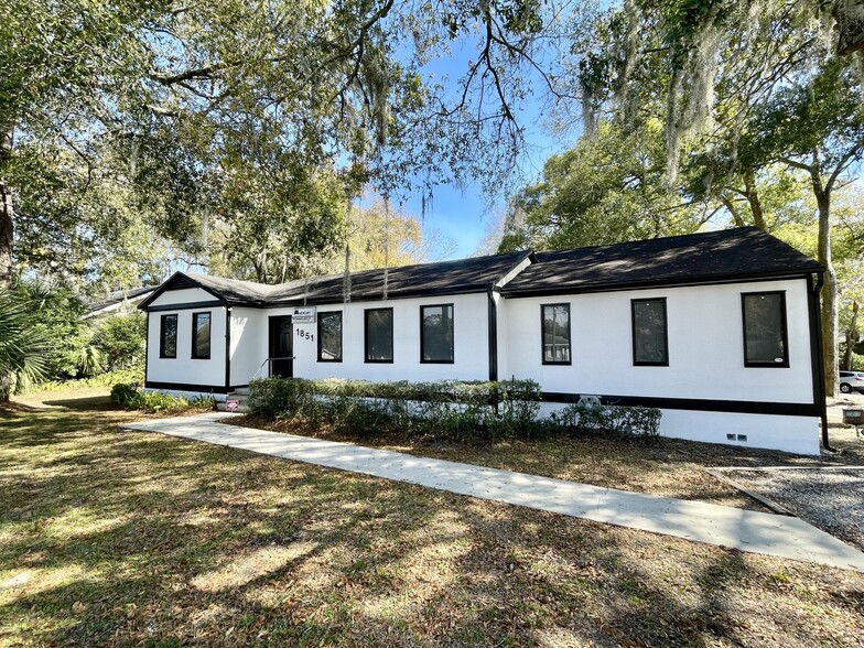 1851 University Blvd S, Jacksonville, FL à vendre - Photo du bâtiment - Image 1 de 1