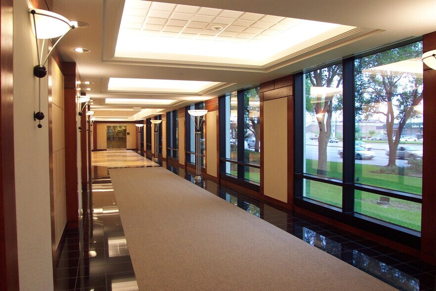 10205 Westheimer Rd, Houston, TX à louer - Photo intérieure - Image 3 de 11