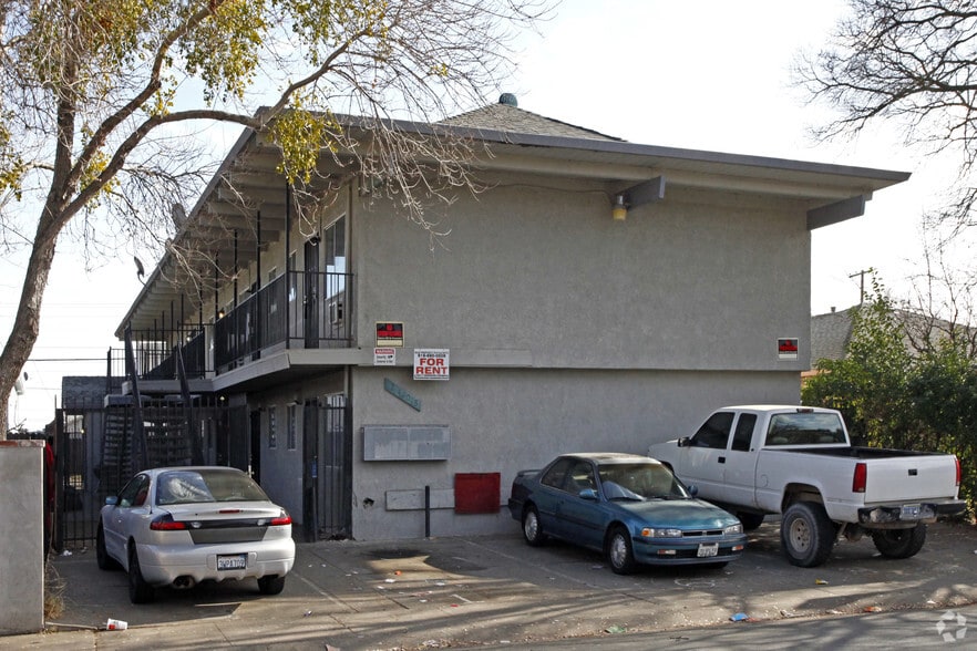 2408 Empress St, Sacramento, CA for sale - Primary Photo - Image 1 of 19