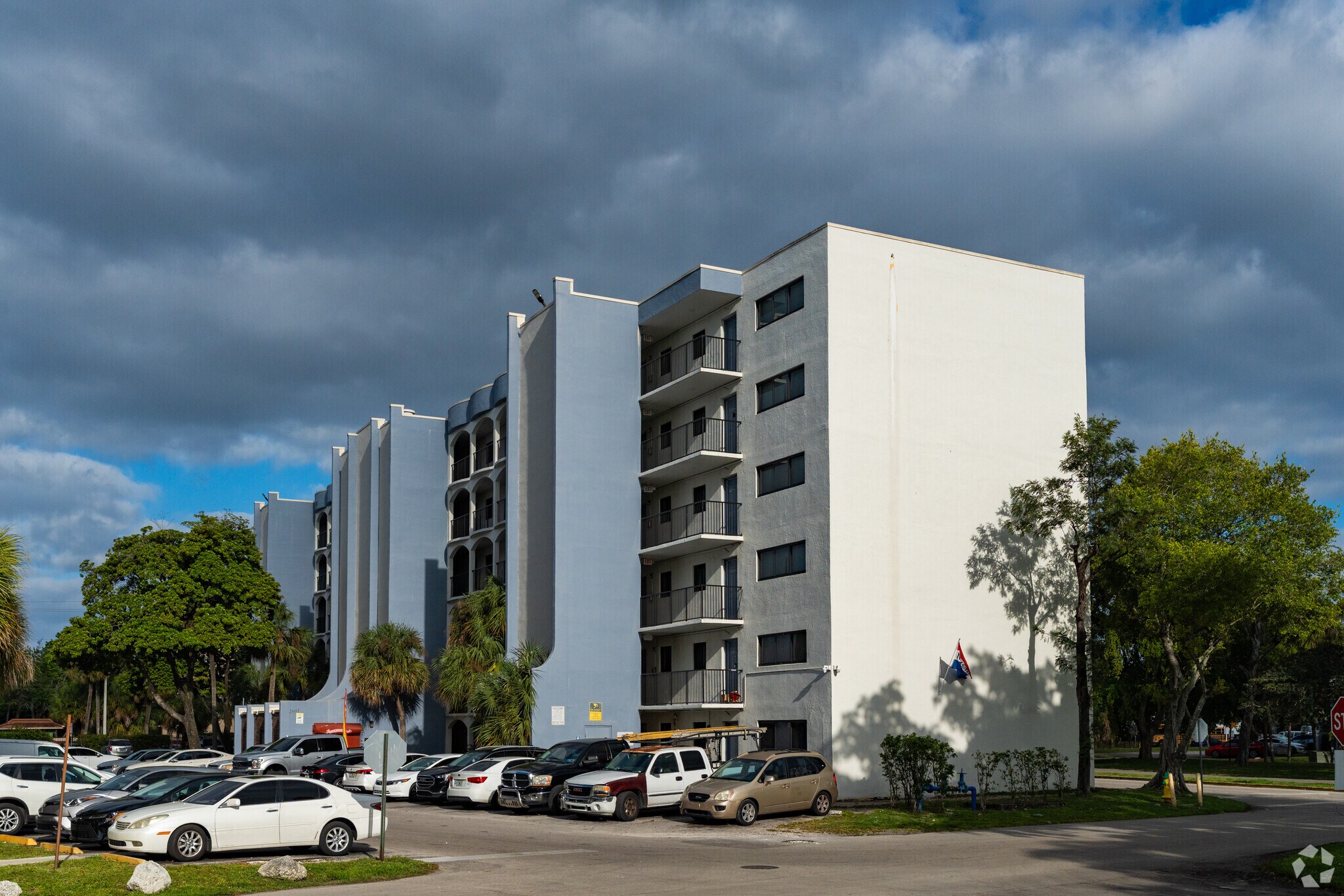 2601-2611 NW 56th Ave, Lauderhill, FL à vendre Photo principale- Image 1 de 5