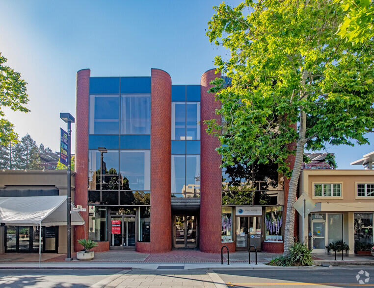 540 University Ave, Palo Alto, CA à louer - Photo du bâtiment - Image 1 de 6