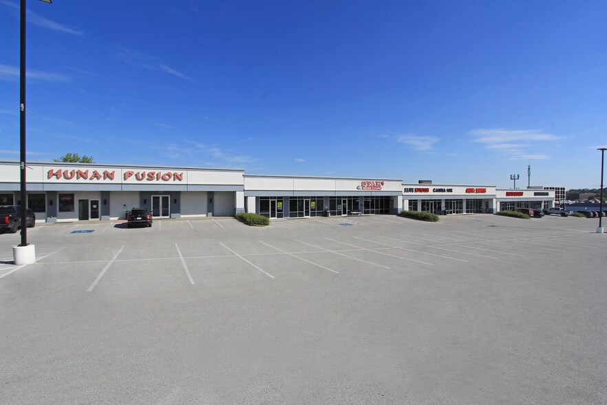 12990-13038 W Center Rd, Omaha, NE à louer - Photo du bâtiment - Image 3 de 5