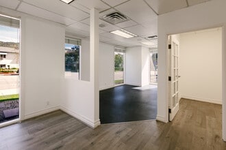 2505 Canada Blvd, Glendale, CA for lease Interior Photo- Image 2 of 33