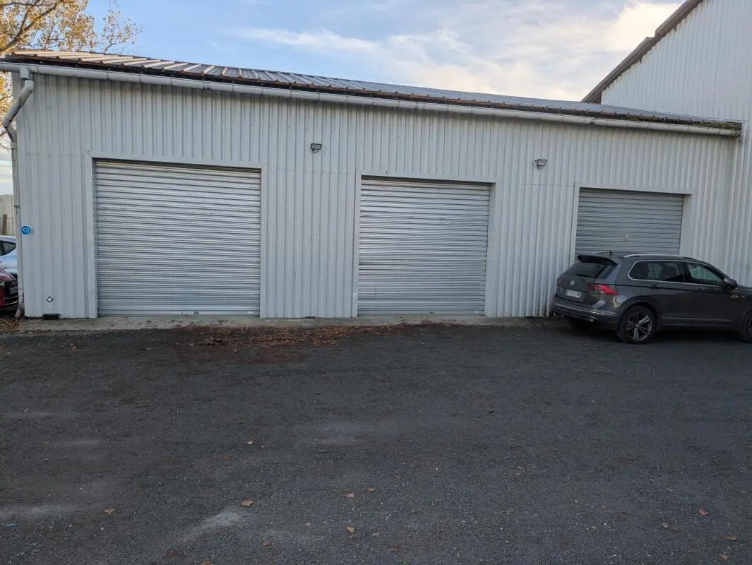 Retail in Bègles for lease Building Photo- Image 1 of 5