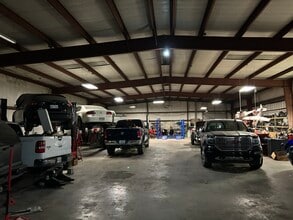 440 N Broadway St, Joshua, TX à louer Photo du bâtiment- Image 2 de 13