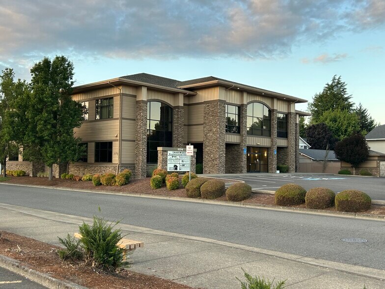 1174 NW Cornucopia St, Salem, OR à louer - Photo du bâtiment - Image 2 de 8