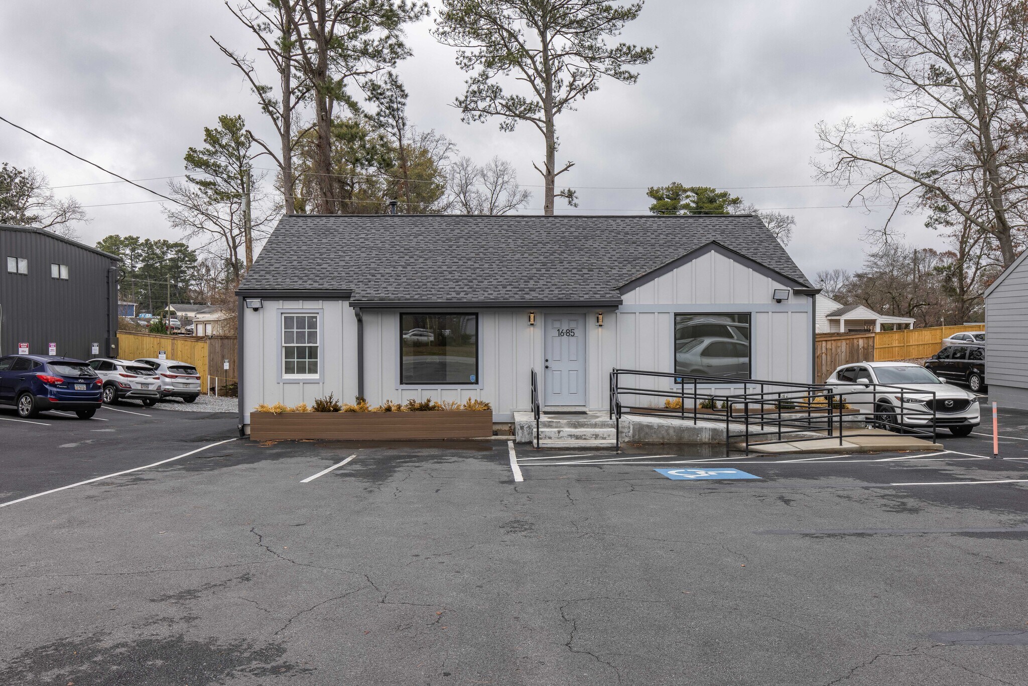 1685 Lower Roswell Rd, Marietta, GA for lease Building Photo- Image 1 of 25