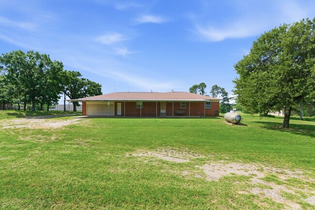 More details for 3523 E Highway 199, Springtown, TX - Office for Sale