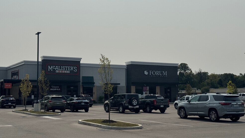 1222-1346 N State St, Greenfield, IN à louer - Photo du bâtiment - Image 3 de 8