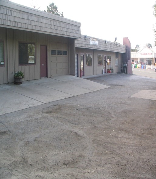 1157 Forest Ave, Pacific Grove, CA à vendre - Photo du bâtiment - Image 3 de 23