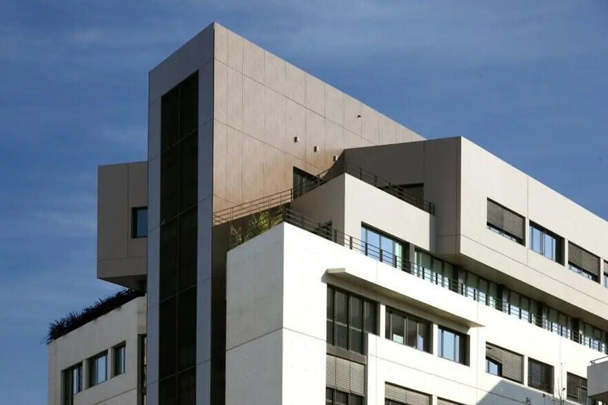 Office in Montpellier for sale - Building Photo - Image 2 of 13