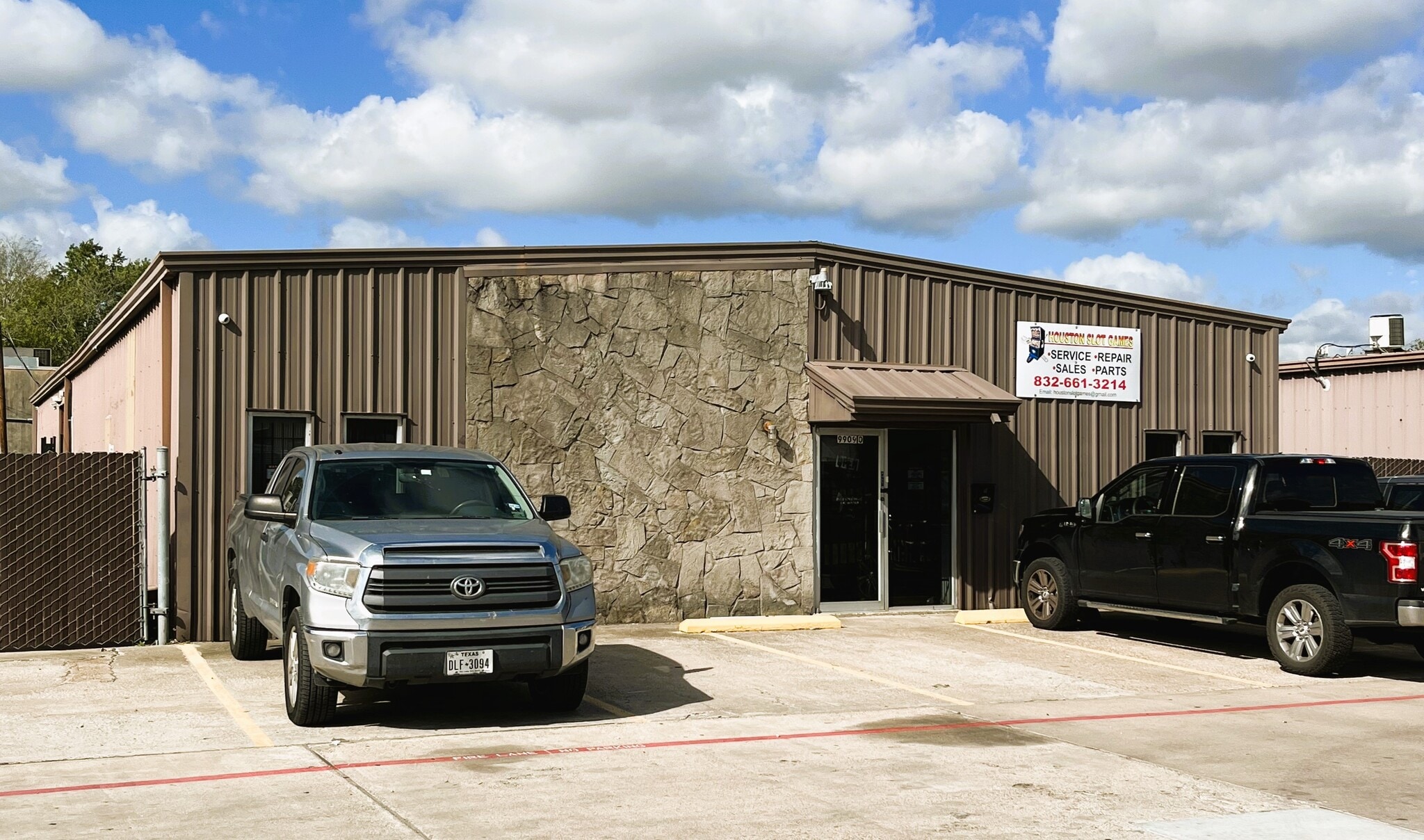 9901-9927 Harwin Dr, Houston, TX à louer Photo du bâtiment- Image 1 de 3