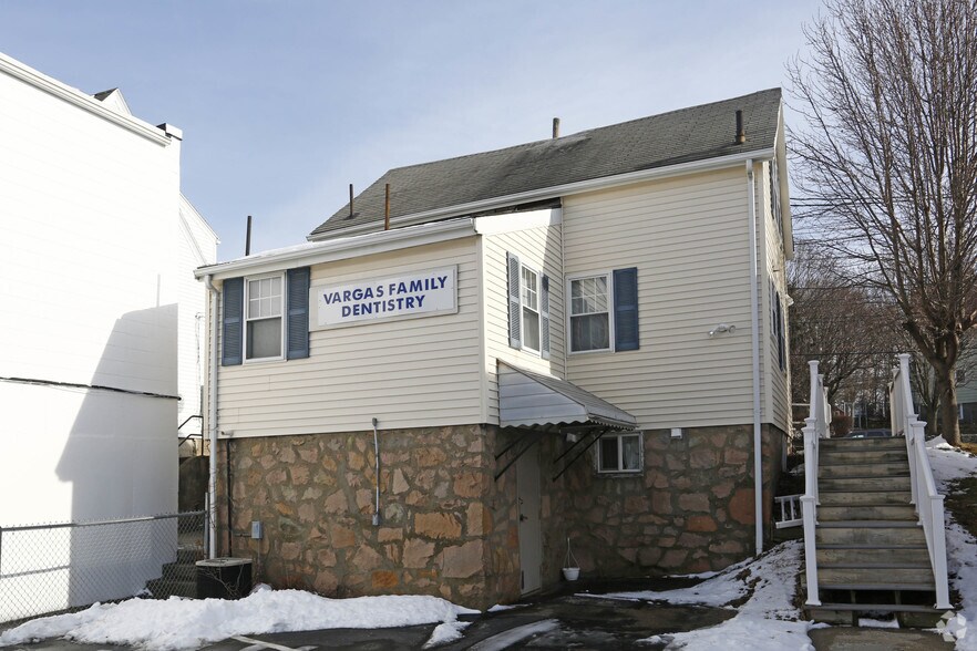 263 Washington St, Dedham, MA à louer - Photo du bâtiment - Image 3 de 8