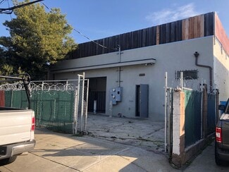 Plus de détails pour 11830 Foothill Way, Oakland, CA - Industriel à louer