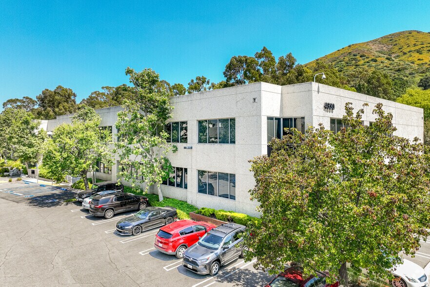 4330 Park Terrace Dr, Westlake Village, CA à vendre - Photo du bâtiment - Image 2 de 20