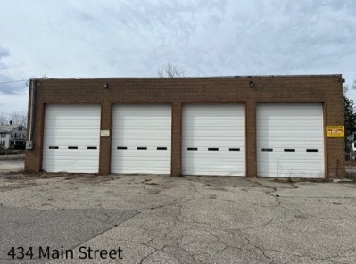 Oxford Portfolio portfolio of 2 properties for sale on LoopNet.ca - Primary Photo - Image 2 of 2