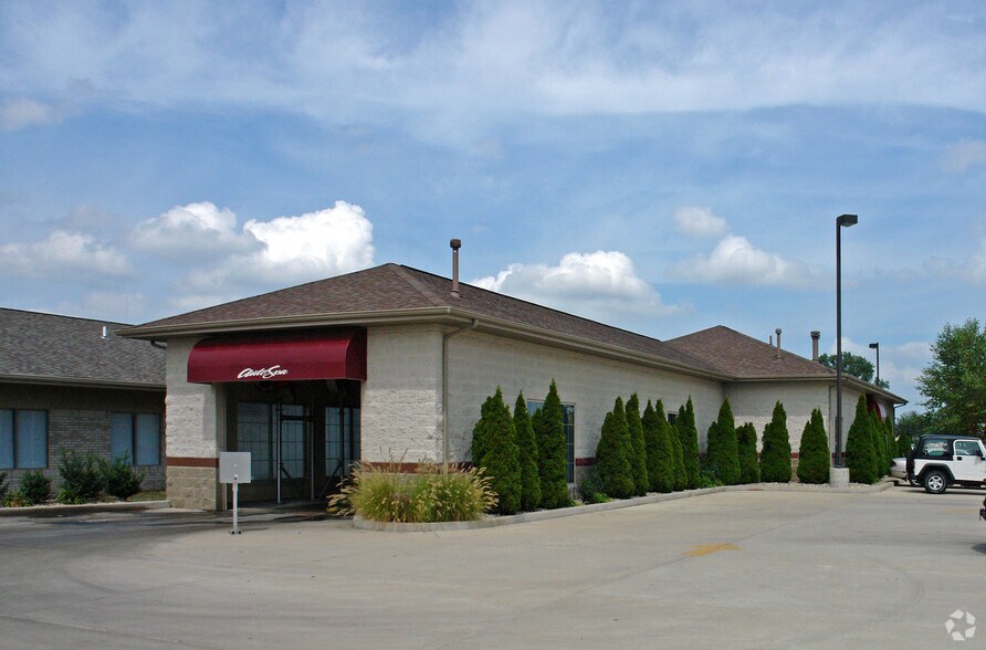 12 Junction Dr W, Glen Carbon, IL à vendre - Photo principale - Image 3 de 11