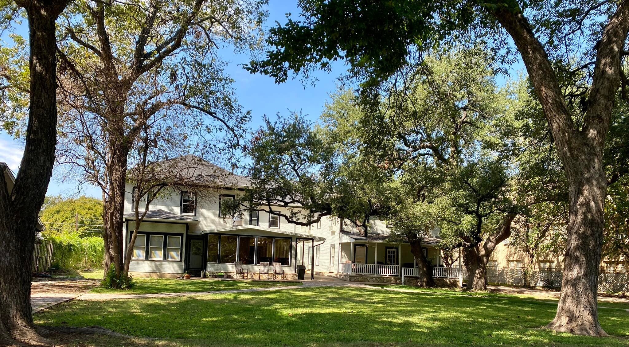205 SW Barnard St, Glen Rose, TX à vendre Photo principale- Image 1 de 42