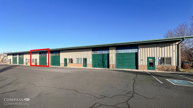 Plus de détails pour 20720 High Desert Ln, Bend, OR - Industriel à louer