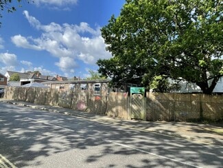 Plus de détails pour 9 Station Rd, Farnborough - Commerce de détail à vendre