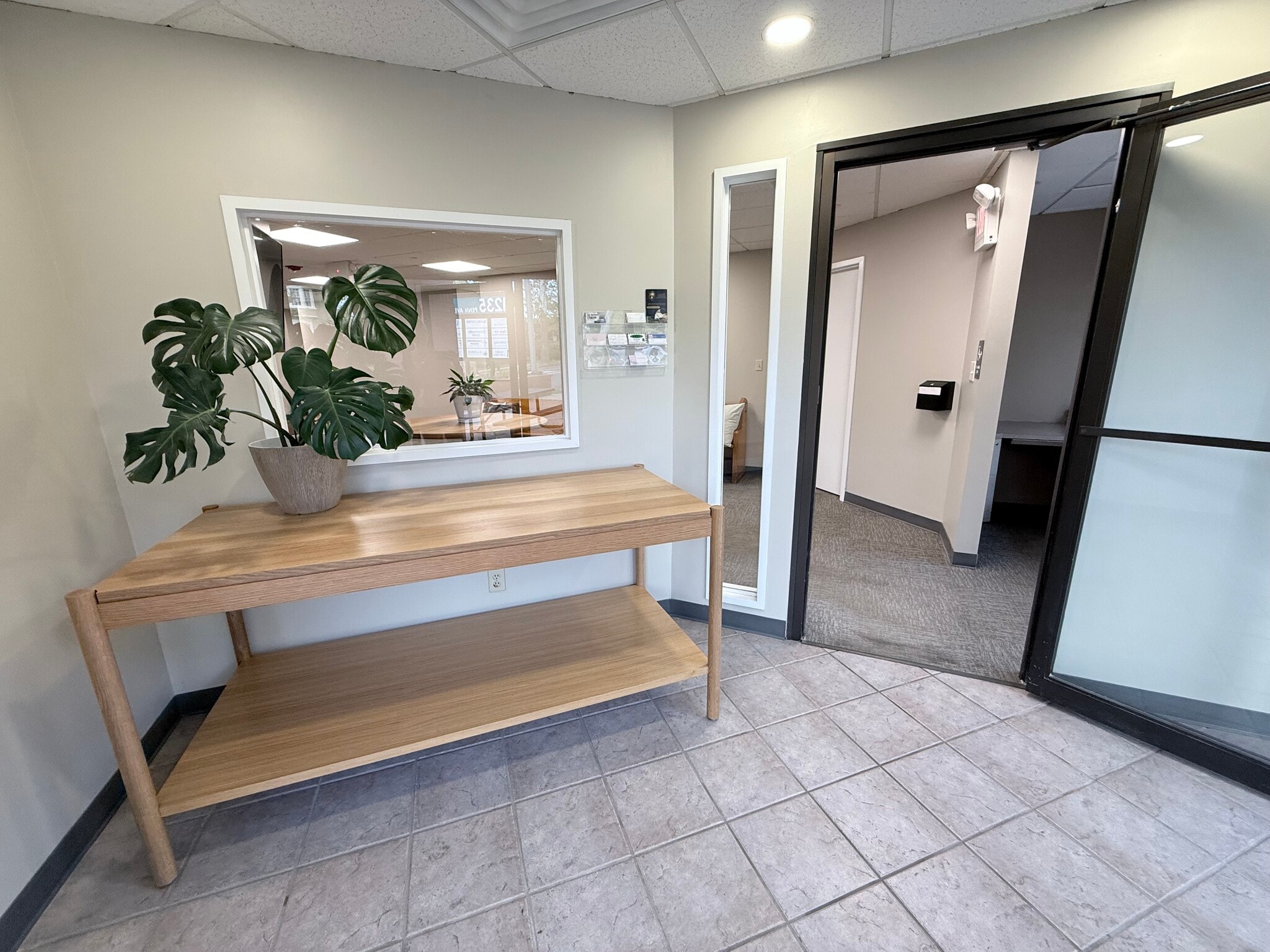 1235 Penn Ave, Wyomissing, PA for lease Interior Photo- Image 1 of 10