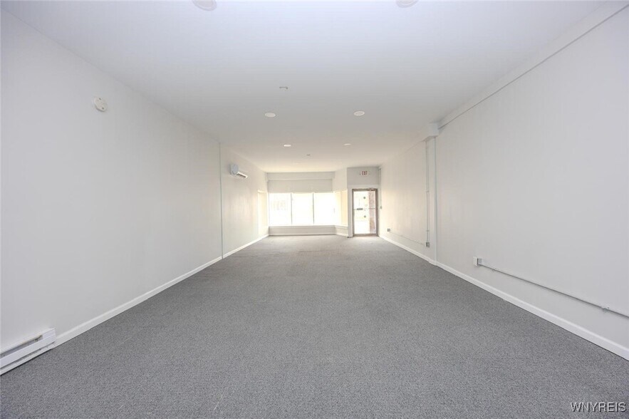 524 Main St, Niagara Falls, NY à louer - Photo du bâtiment - Image 2 de 11