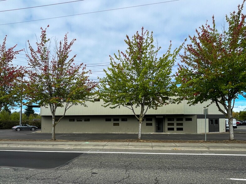 5555 Ne Cornelius Pass Rd, Hillsboro, OR à vendre - Photo du bâtiment - Image 1 de 5