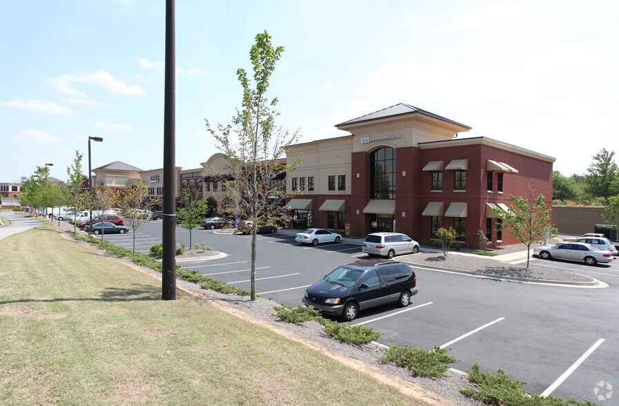 2730 N Berkeley Lake Rd NW, Duluth, GA à louer - Photo du bâtiment - Image 1 de 17