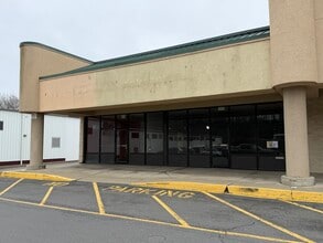 2000-2008 N Township Blvd, Pittston, PA for lease Interior Photo- Image 2 of 13