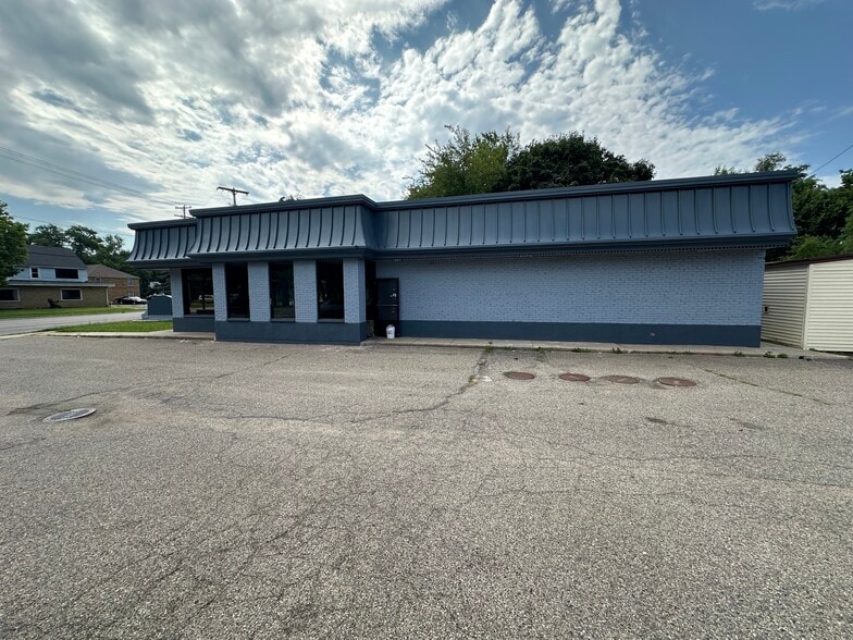 2814 Portage St, Kalamazoo, MI for lease - Building Photo - Image 1 of 14