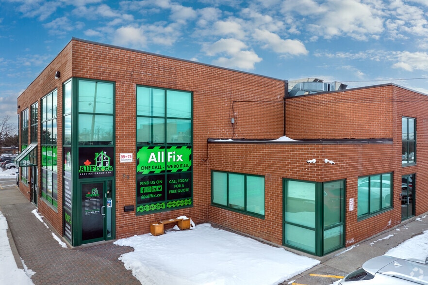 75-99 Ingram Dr, Toronto, ON à louer - Photo du bâtiment - Image 3 de 6