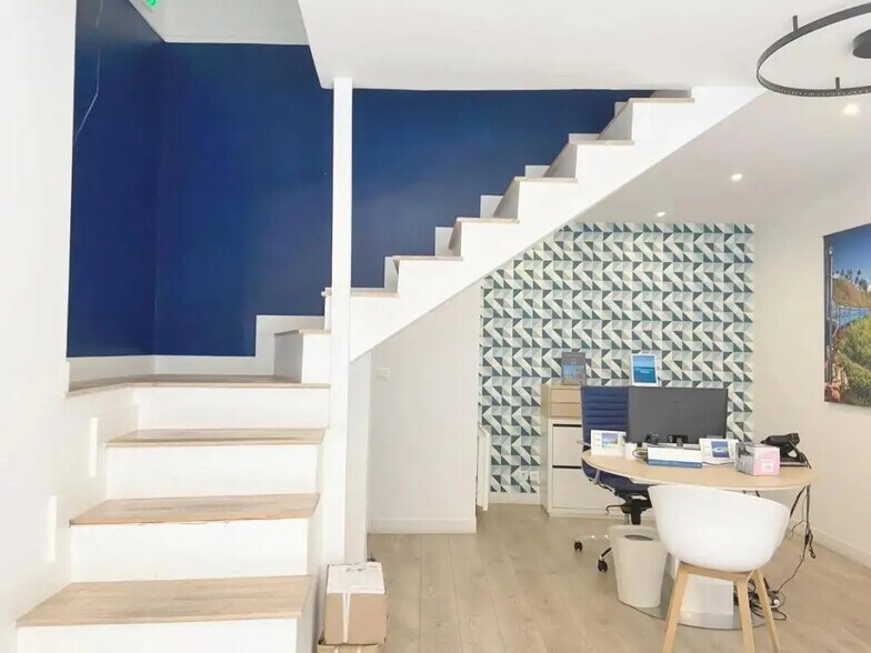 Office in Sèvres for sale - Interior Photo - Image 2 of 7