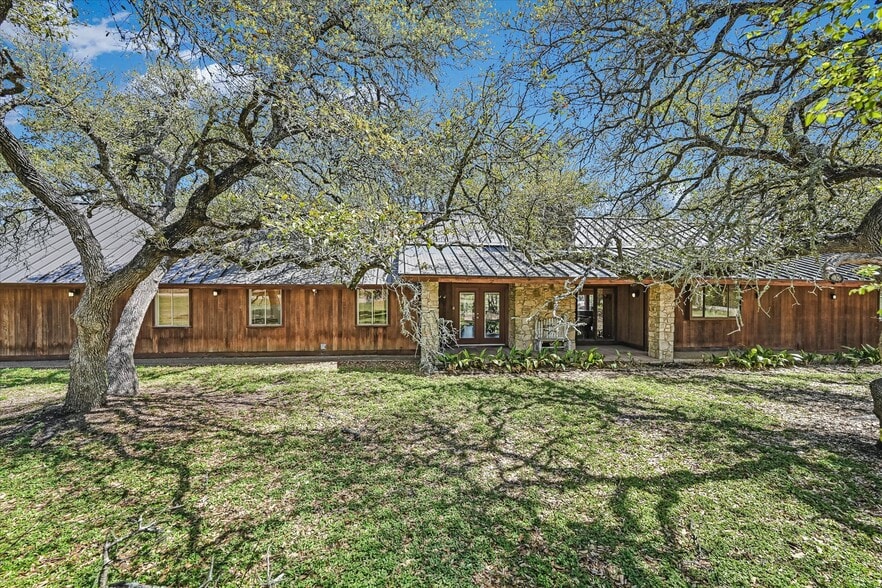 411 Whitetail Ridge, Dripping Springs, TX for sale - Primary Photo - Image 1 of 39