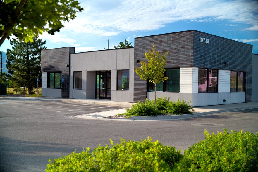10738 S Beckstead Ln, South Jordan, UT for lease - Building Photo - Image 1 of 2