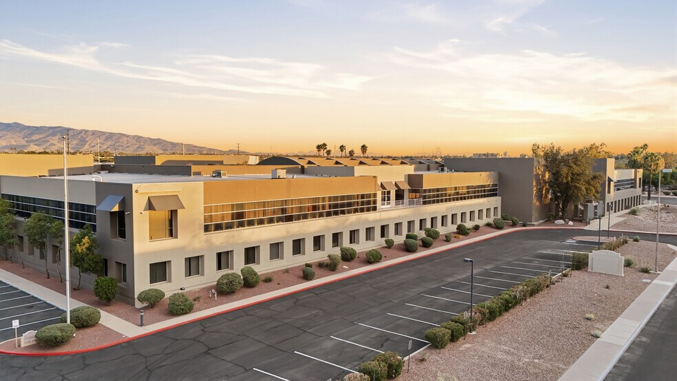 930 N Finance Center Dr, Tucson, AZ à louer - Photo du bâtiment - Image 1 de 17