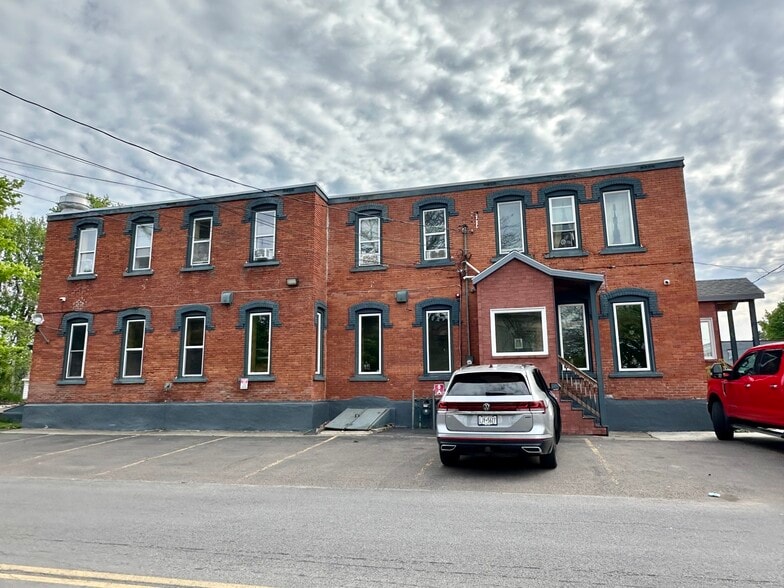 324 W Broadway Ave, Fulton, NY for sale - Building Photo - Image 3 of 15