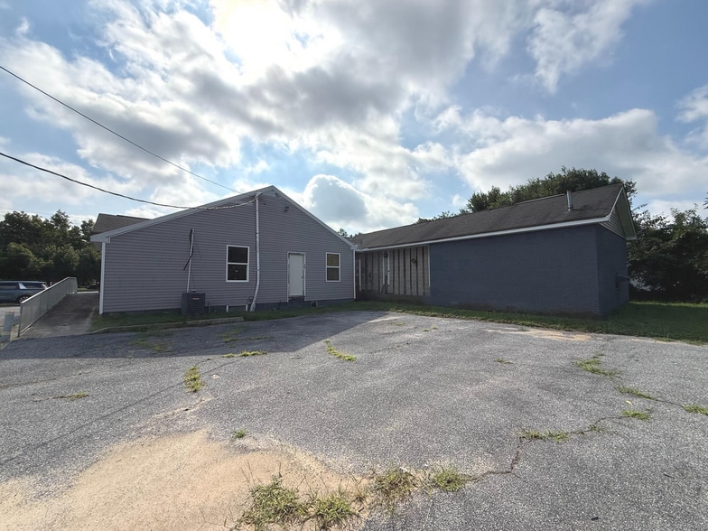 10 Sidney Ln, Willingboro, NJ for sale - Building Photo - Image 2 of 30