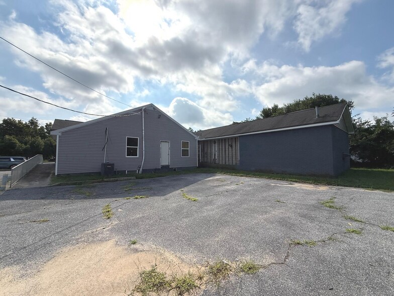 10 Sidney Ln, Willingboro, NJ à vendre - Photo du bâtiment - Image 2 de 30