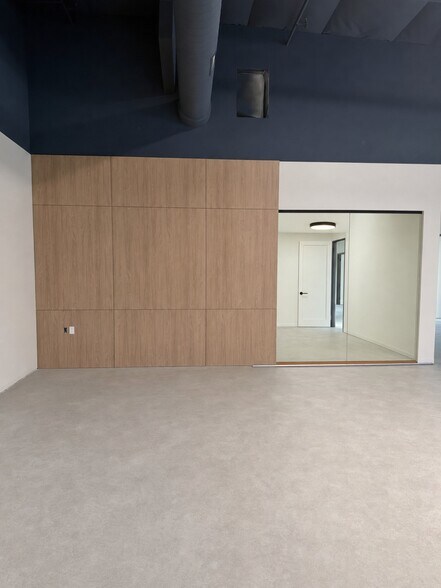 4305 Auburn Blvd, Sacramento, CA for lease - Interior Photo - Image 2 of 10