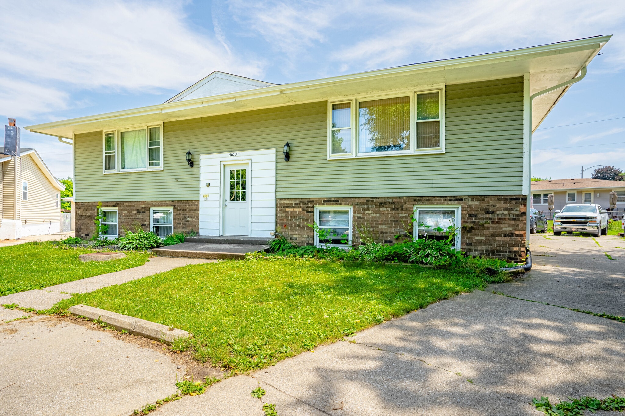 5107 W 77th Ct, Schererville, IN for sale Primary Photo- Image 1 of 8