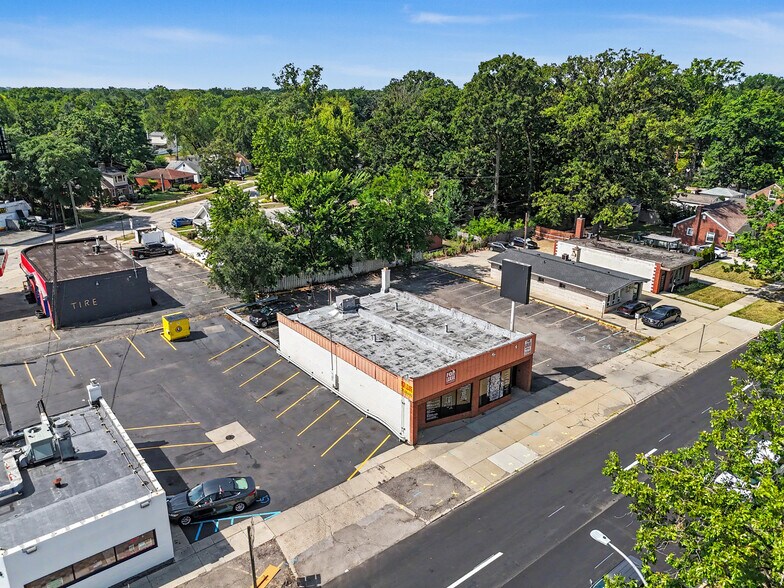 22976 Outer Dr, Dearborn, MI for lease - Building Photo - Image 2 of 41