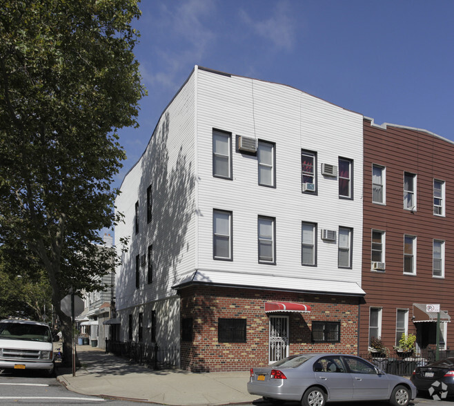 375 Manhattan Ave, Brooklyn, NY for sale - Primary Photo - Image 1 of 1