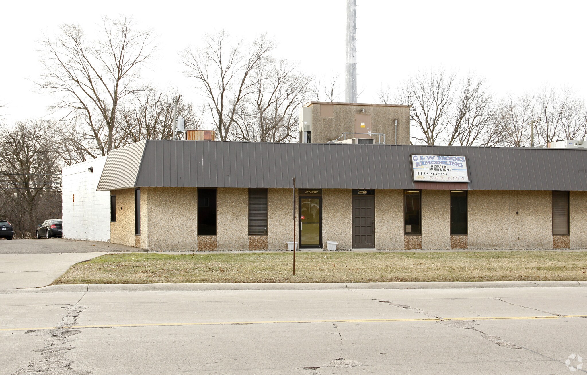 24205-24215 Ann Arbor Trl, Dearborn Heights, MI à vendre Photo principale- Image 1 de 1