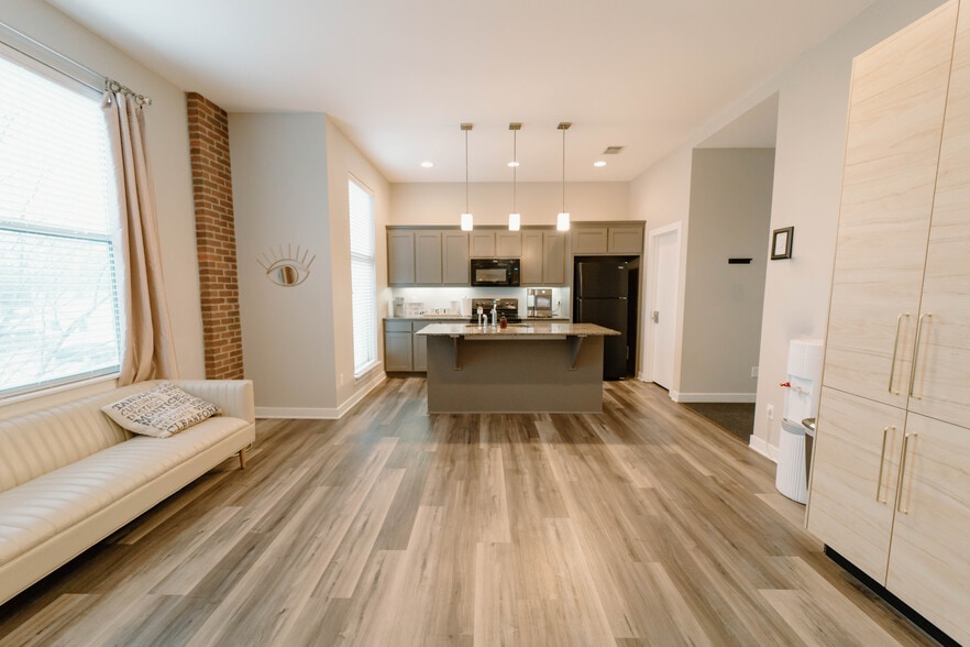 622 Hemphill St, Fort Worth, TX for lease - Interior Photo - Image 2 of 5