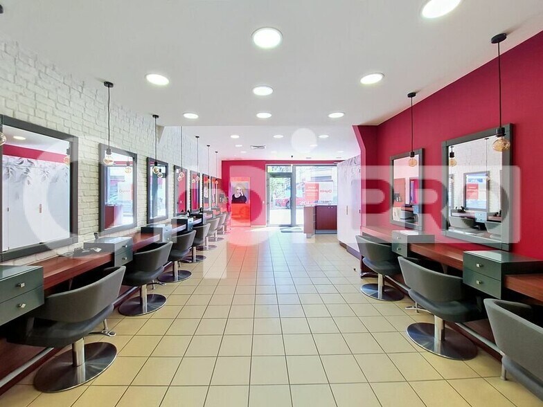 Retail in Soissons for lease - Building Photo - Image 2 of 7