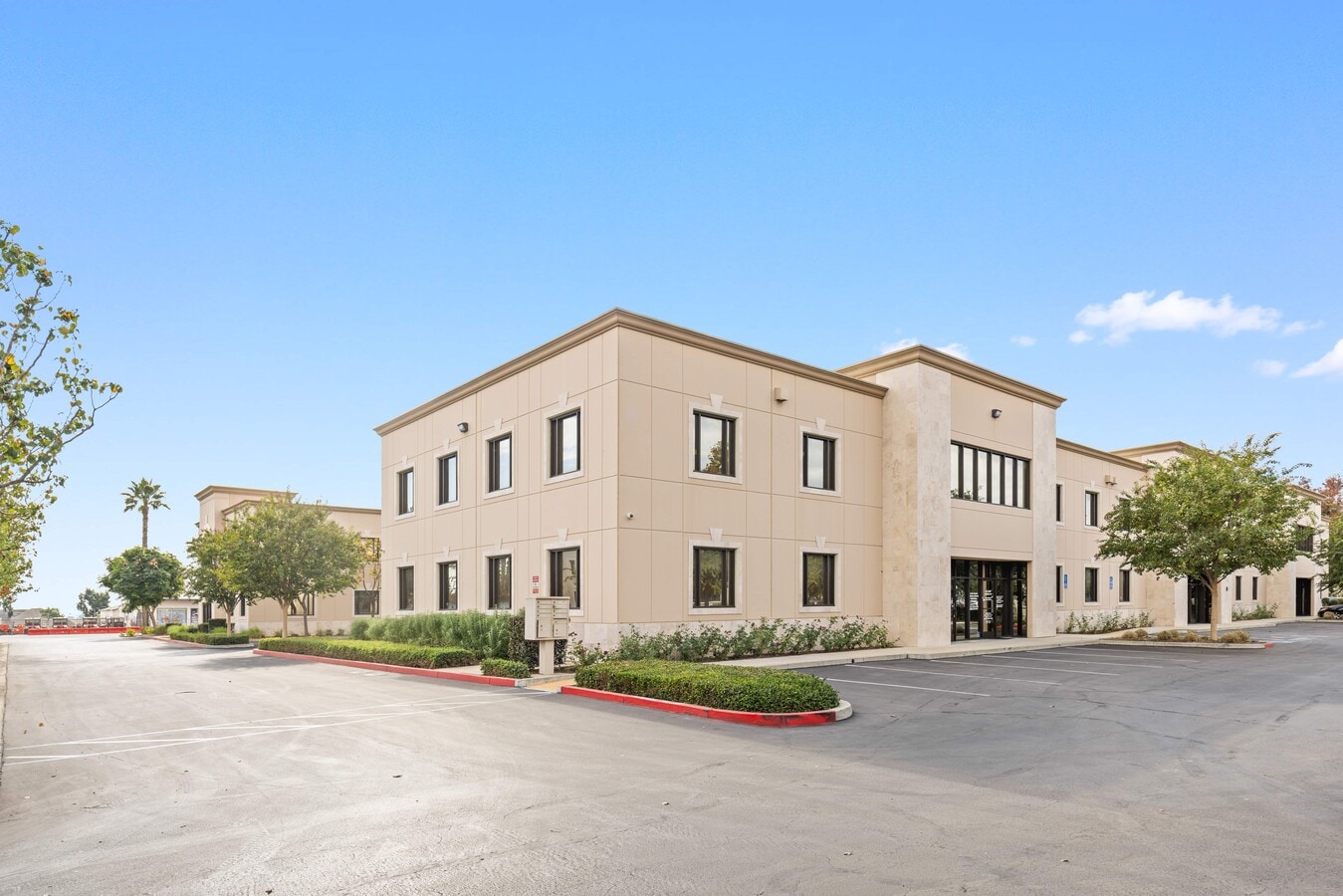 1795 E Holt Blvd, Ontario, CA 91761 - Unité 105 -  - Photo intérieure - Image 2 of 34