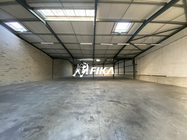 14 Rue Des Battants, Saint-Alban for lease - Building Photo - Image 2 of 5