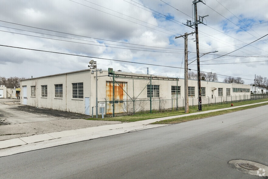 626 Depot St, Blissfield, MI for lease - Primary Photo - Image 1 of 5